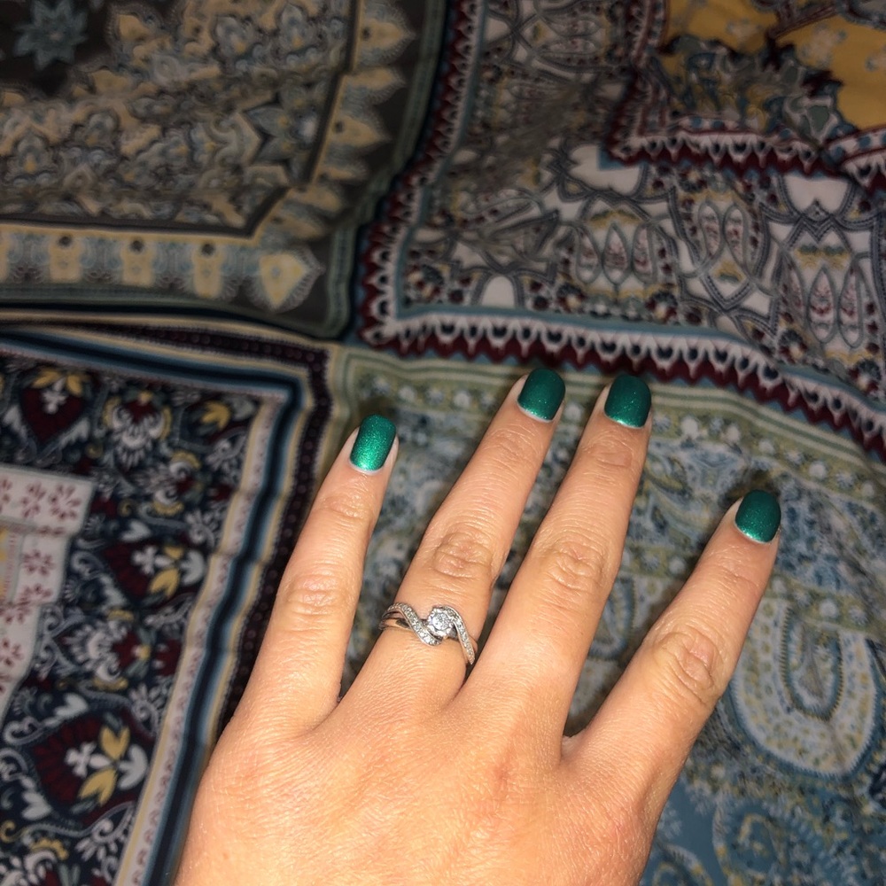 Kay ring- 1/10 ct the round cut sterling silver